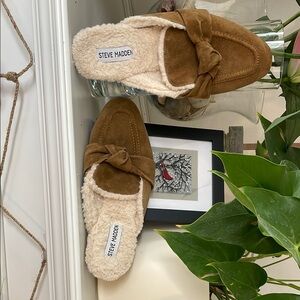 Steve Madden Brown Suede Slippers